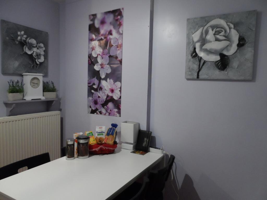 Vakantiestudio Ciney Chapois Екстериор снимка